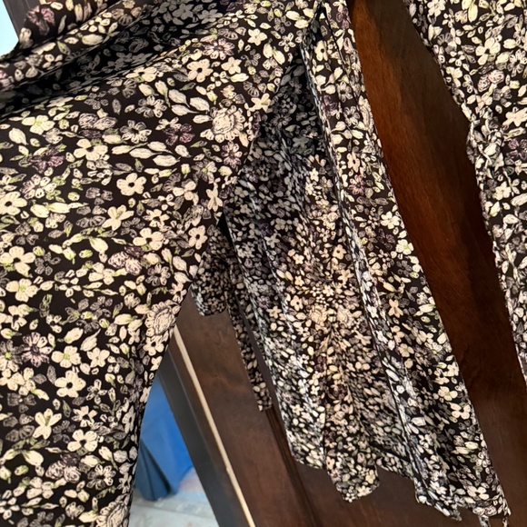 BCBG lightweight floral coat - Picture 6 of 8